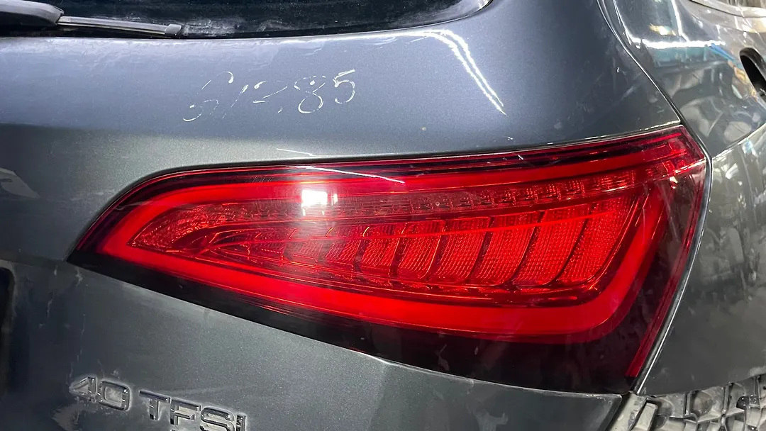 Tail Light (RH) - 2015 Audi Q5