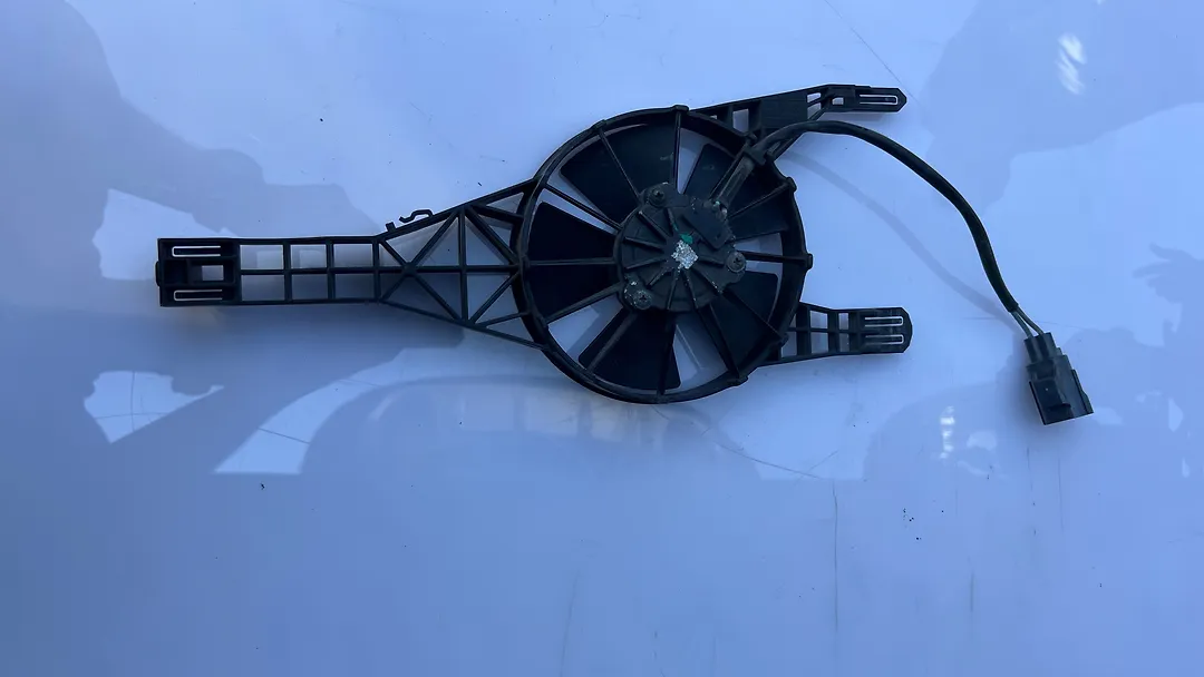 Radiator fan motor - 2018 Ford EcoSport