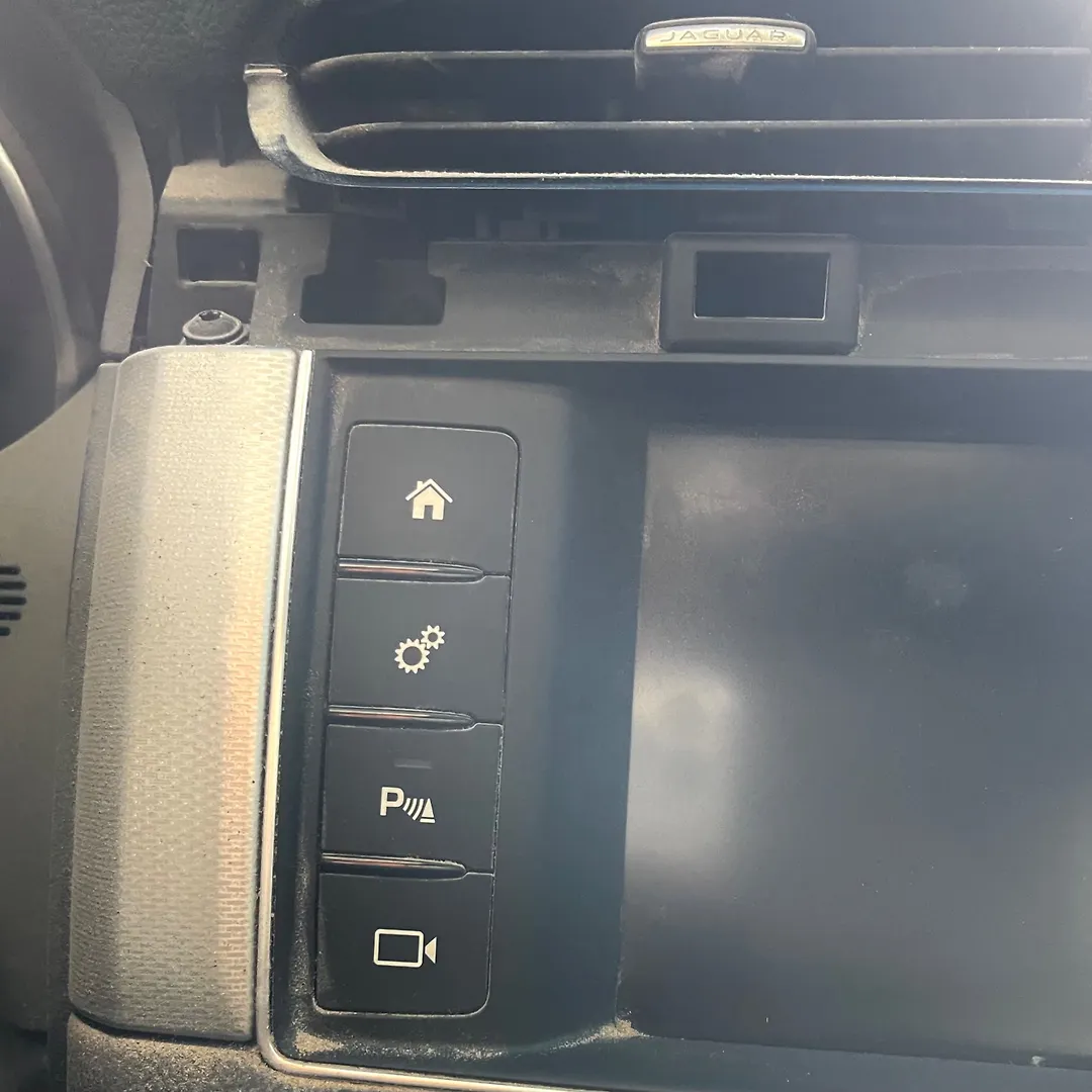 Info-gps-tv screen - 2018 Jaguar F PACE