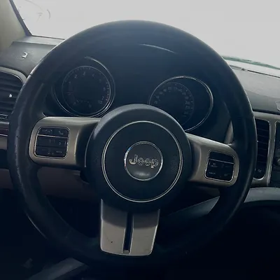 Steering wheel - 2013 Jeep GRAND CHEROOKE