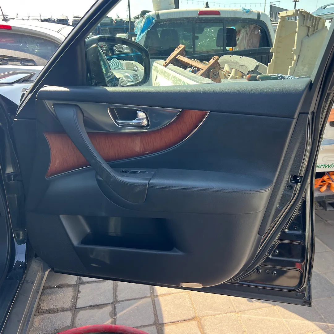 Door (RHF) - Infiniti