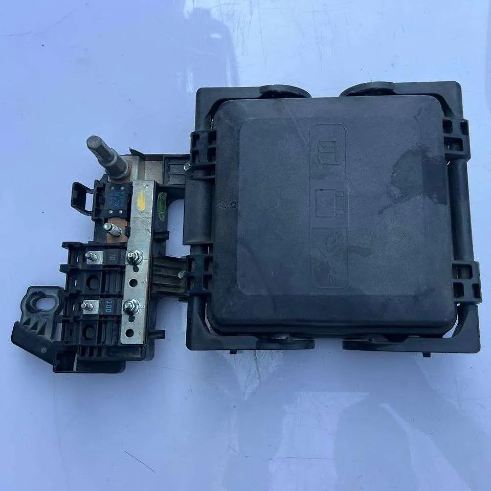 Fuse box - 2014 Cadillac CTS
