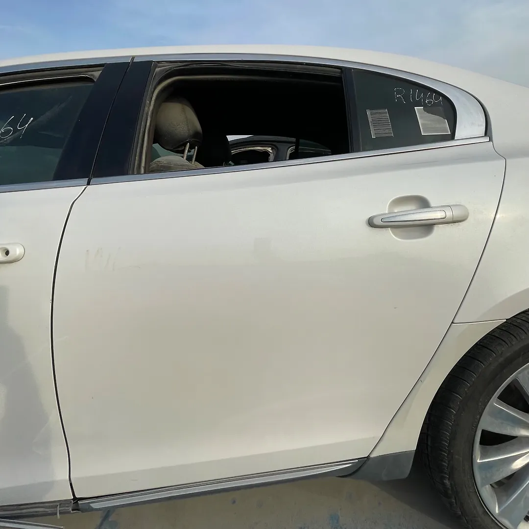 Door (LHB) - 2015 Lincoln MKS 
