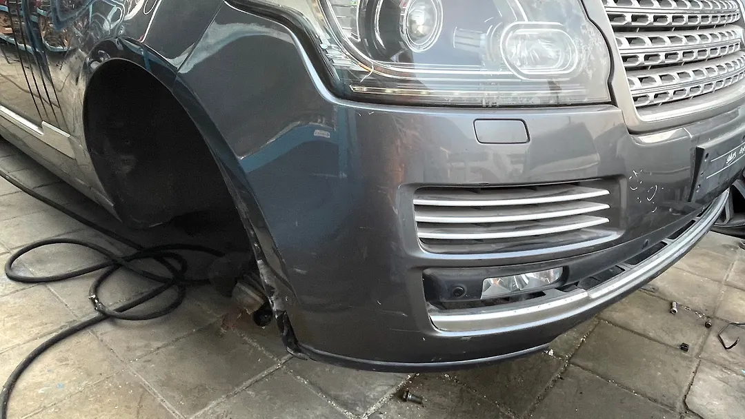 Front Bumper - 2017 Land Rover RANGE ROVER VOGUE