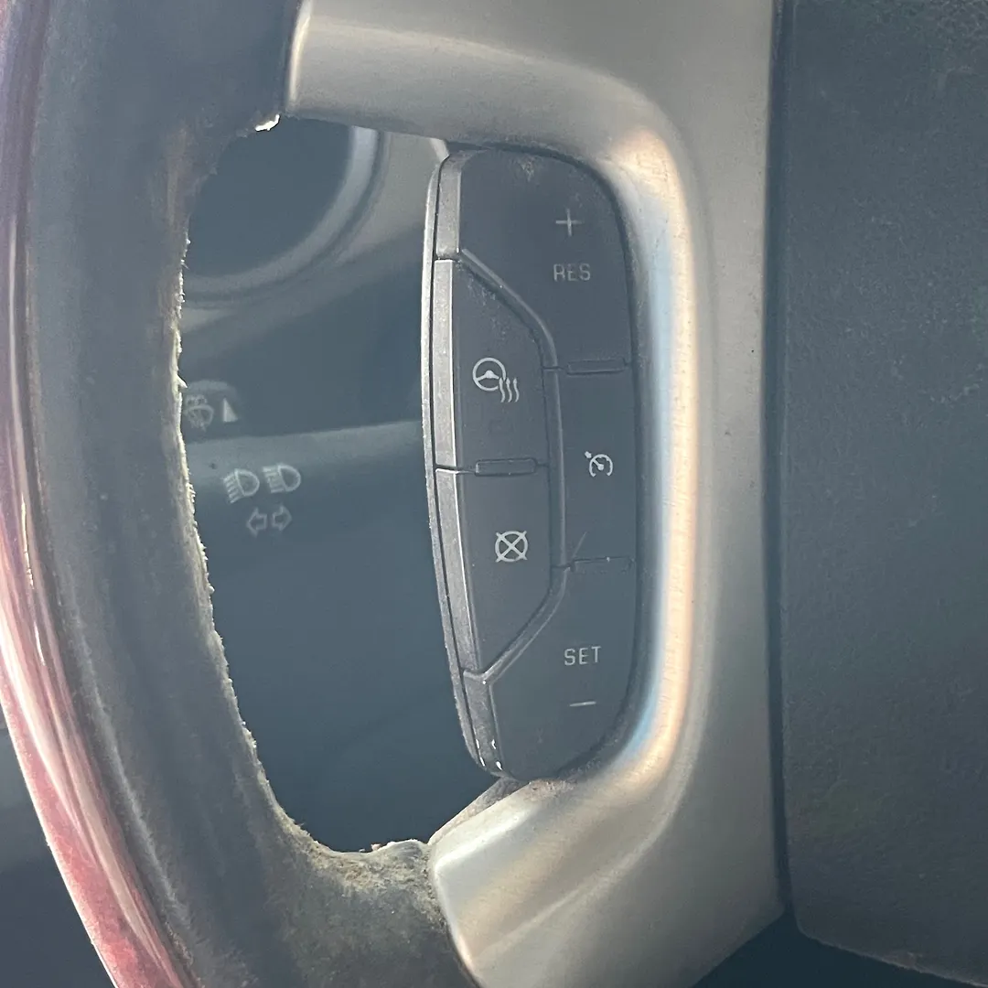 Steering wheel - 2011 Cadillac Escalade Luxury