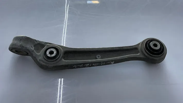 Lower arm (RH) - 2014 Audi S8