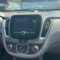Info-gps-tv screen - 2018 Chevrolet Malibu