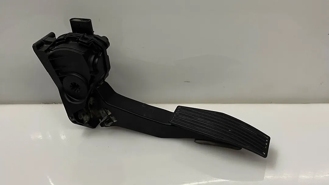 Accelerator pedal - 2019 GMC Terrain SLT