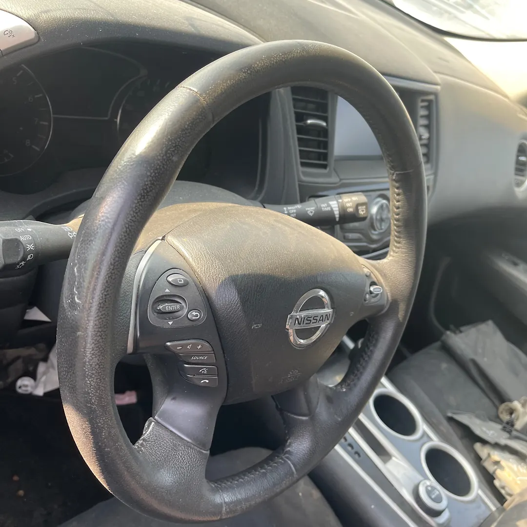 Steering wheel - 2013 Nissan Pathfinder