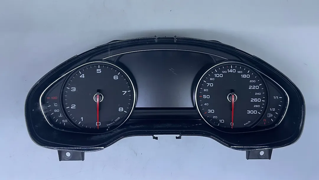 Speedometer - 2012 Audi A8