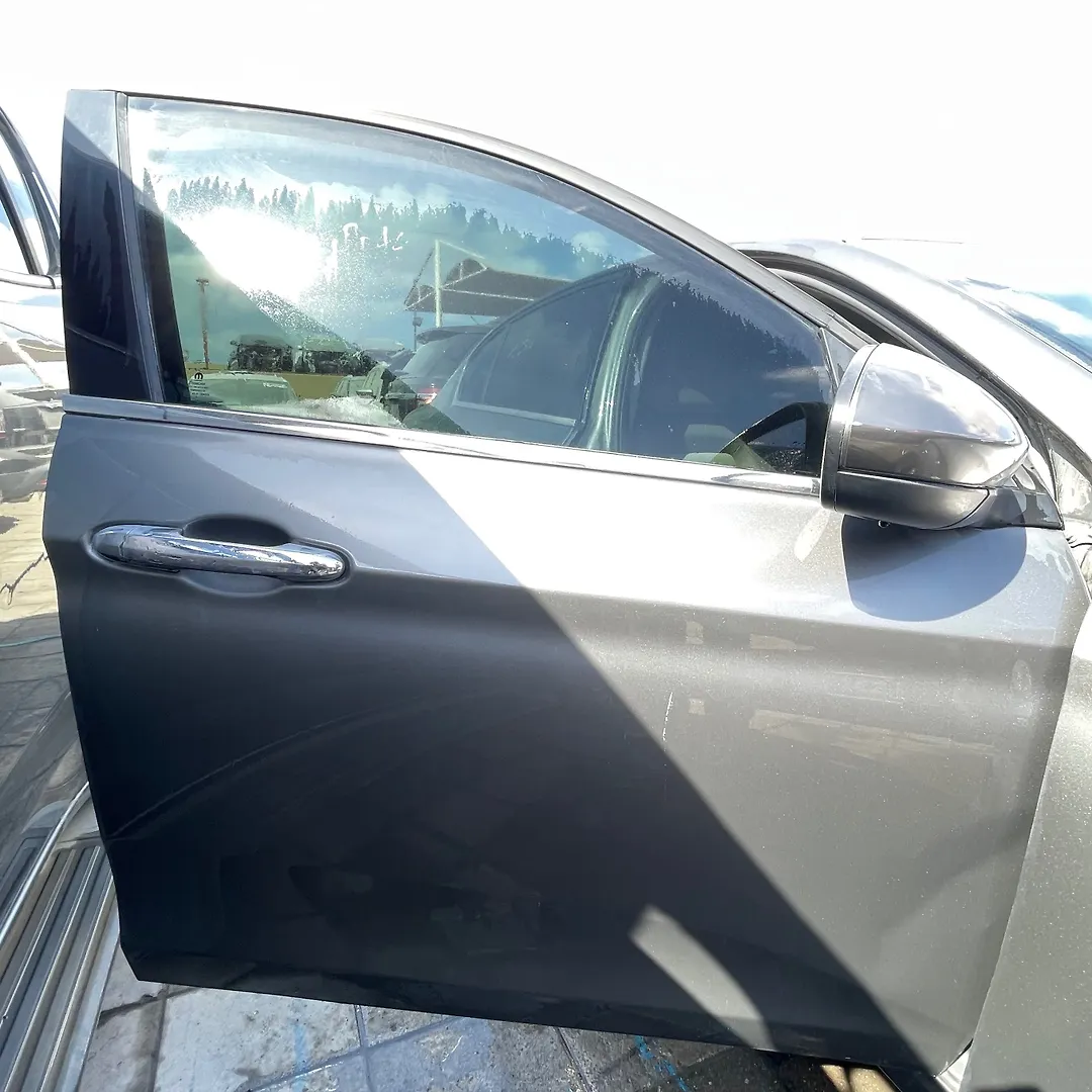 Door (RHF) - 2017 Dodge Neon