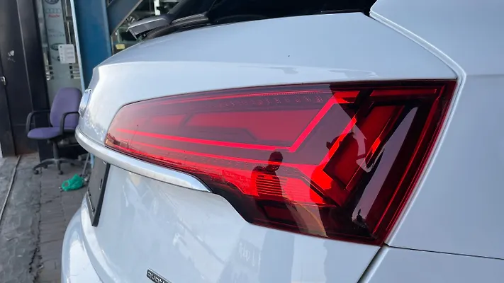 Tail Light (RH) - 2024 Audi Q5