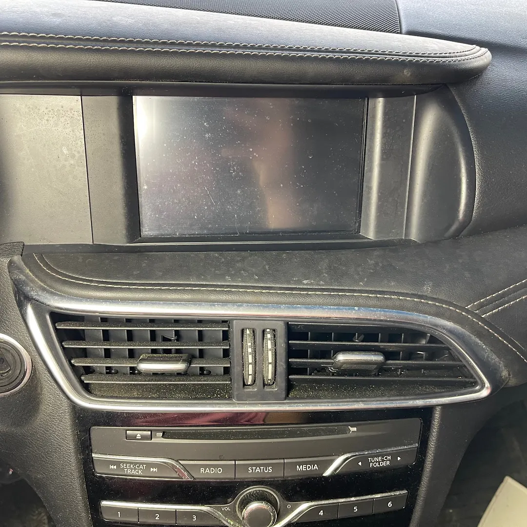 Info-gps-tv screen - 2017 Infiniti QX30 2.0t