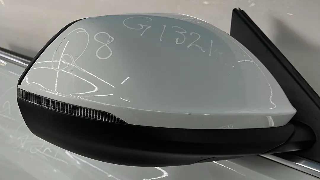 Side Mirror (RH) - 2023 Audi Q8
