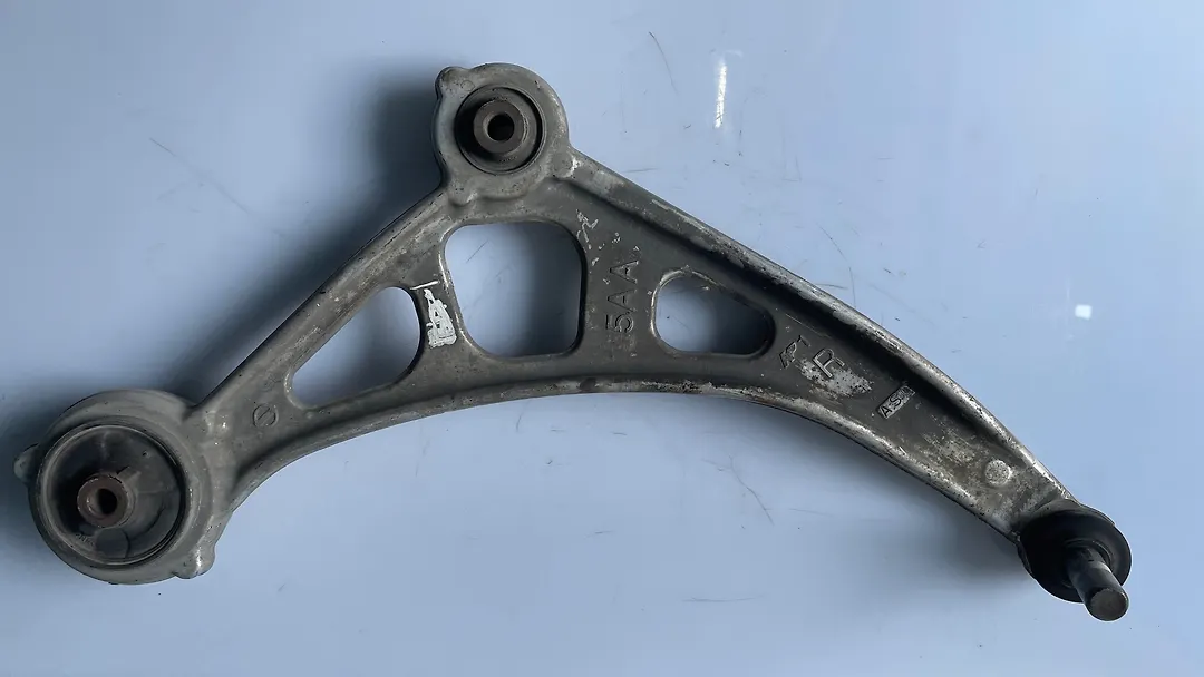 Upper arm (RH) - 2015 Nissan Murano