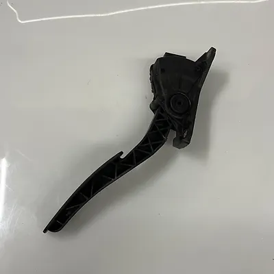 Accelerator pedal - 2009 Chevrolet Lumina