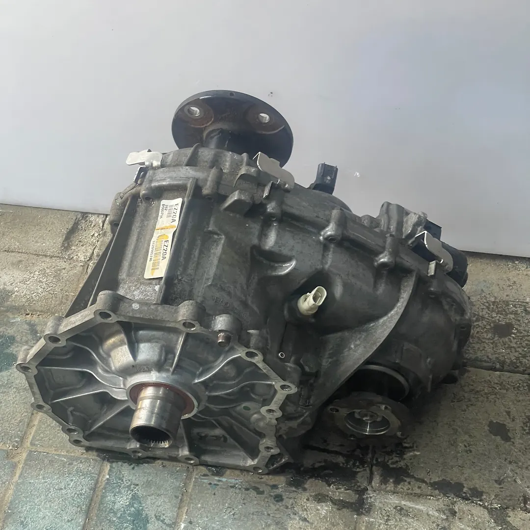 Differential case - 2014 Infiniti QX80 SUV