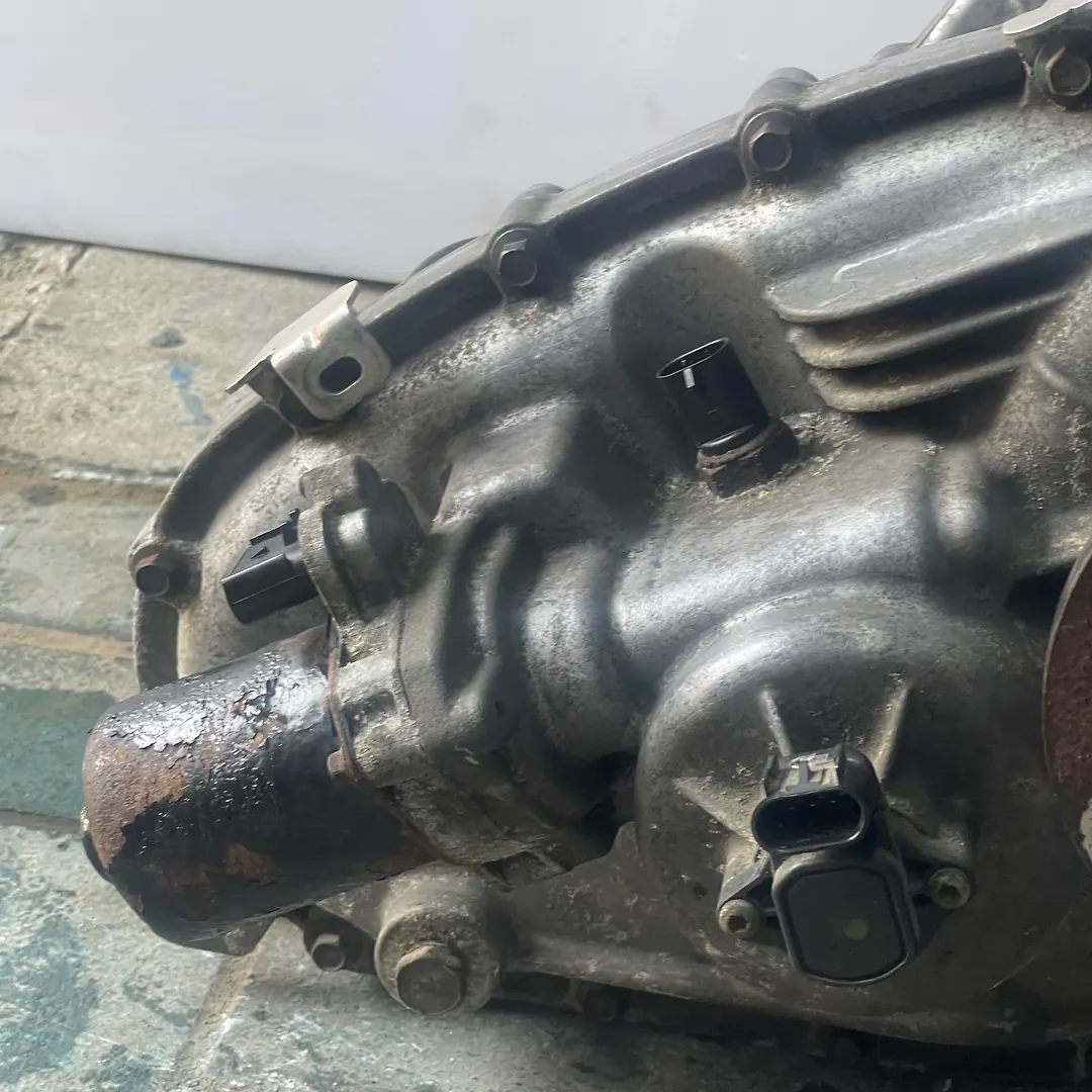 Differential case - 2014 Infiniti QX80 SUV