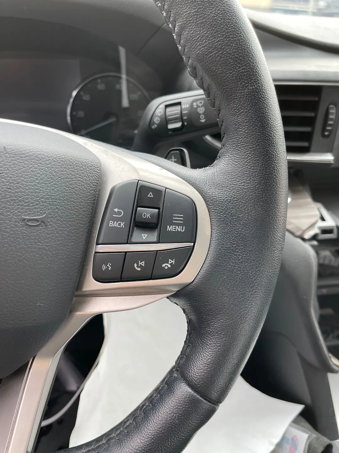 Steering wheel - 2020 Ford Explorer Limited