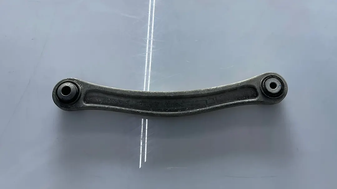 Upper arm (RH) - 2013 Audi Q7
