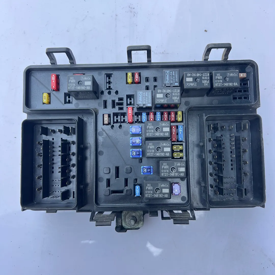 Fuse box - 2017 Lincoln MKZ