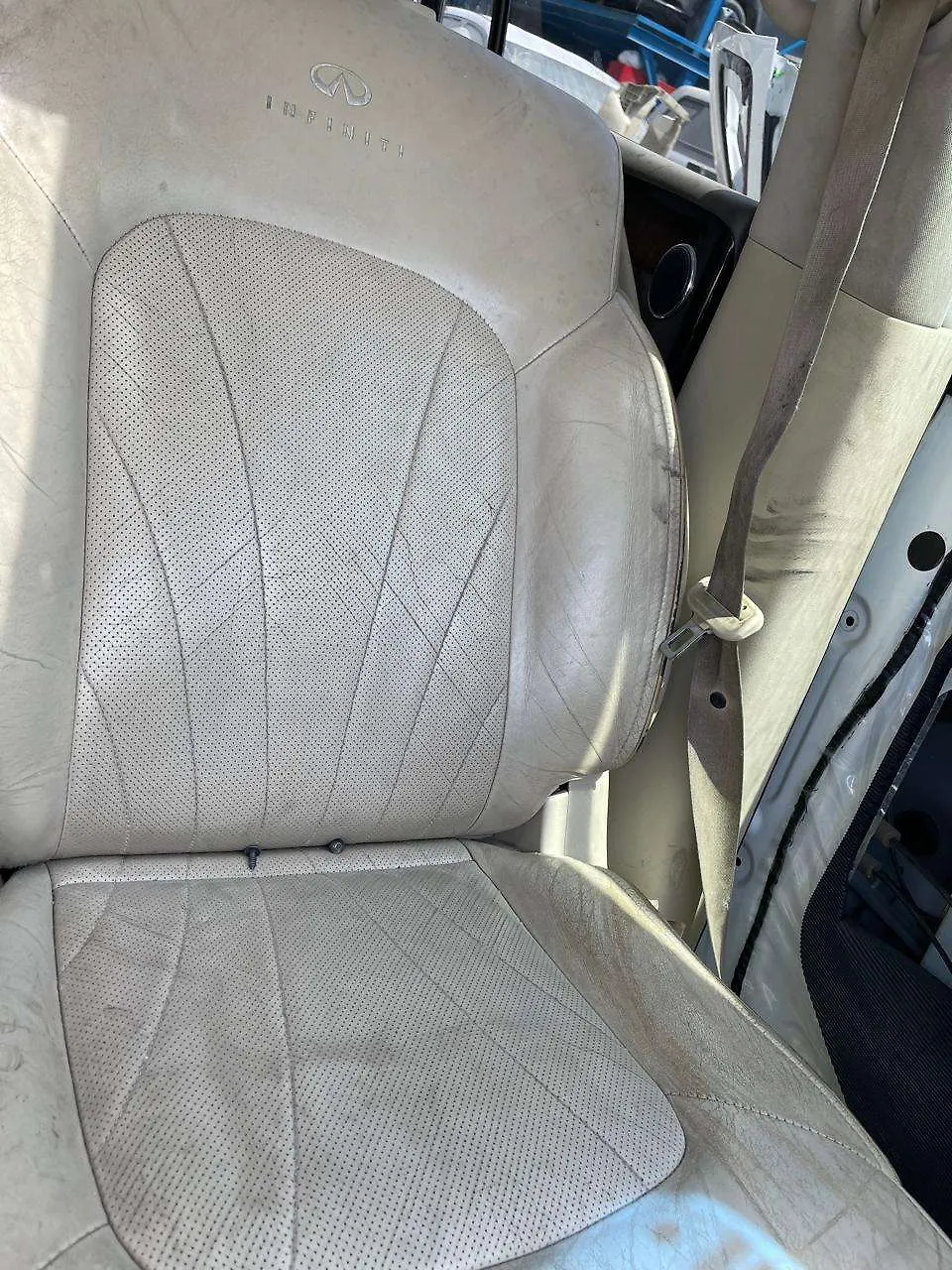 Front Seat (LHS) - 2013 Infiniti QX56