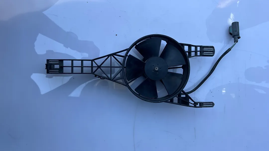 Radiator fan motor - 2018 Ford EcoSport