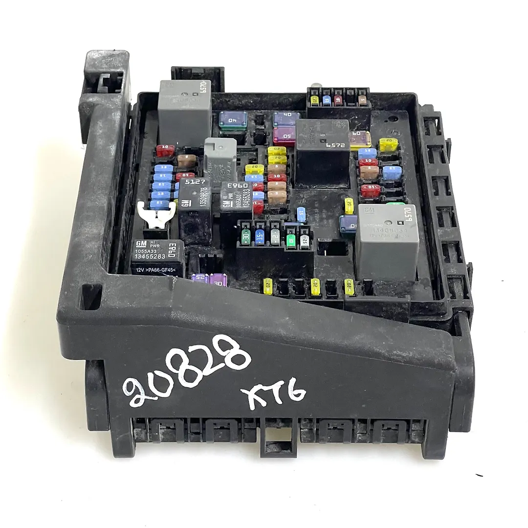 Fuse box - 2020 Cadillac XT6 Sport AWD