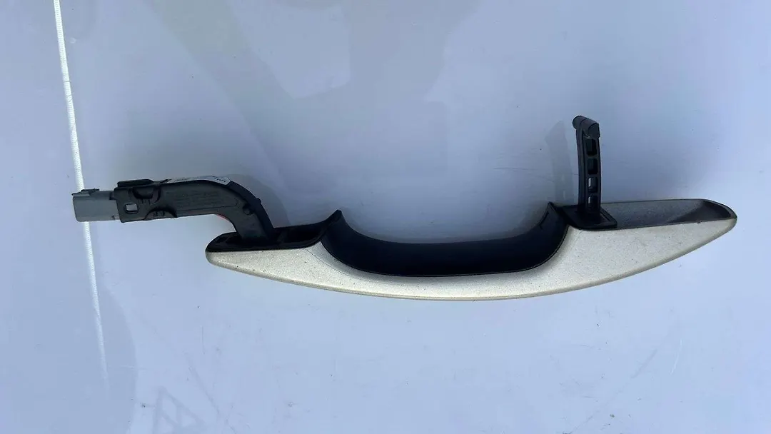 Door handle exterior RHB- 2017 Lincoln MKX