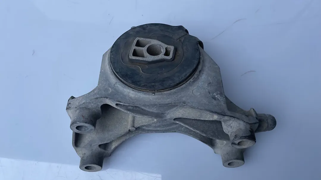 Mount (Gear) - 2010 GMC Terrain SLT