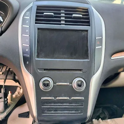 Info/GPS/TV Screen - 2015 Lincoln MKC