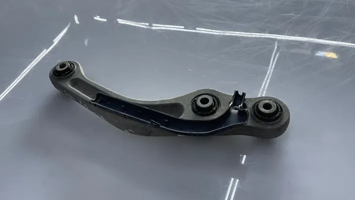 Upper arm (LH) - 2003 Audi A8