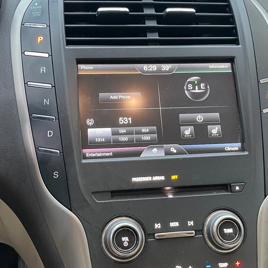 Info/GPS/TV Screen - 2016 Lincoln MKC