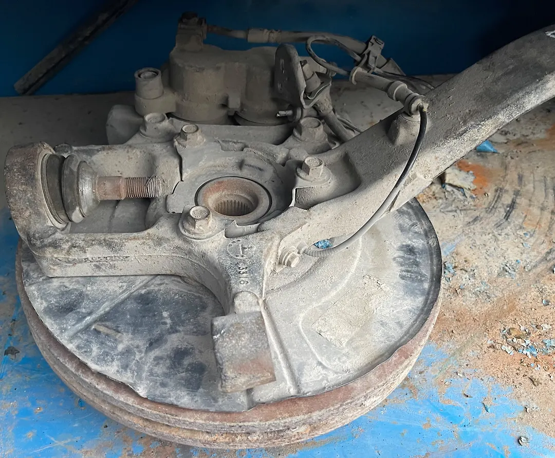 Complete Hub Assembly(RHF) - 2011 Jeep Grand Cherokee 70TH ANNIVERSARY