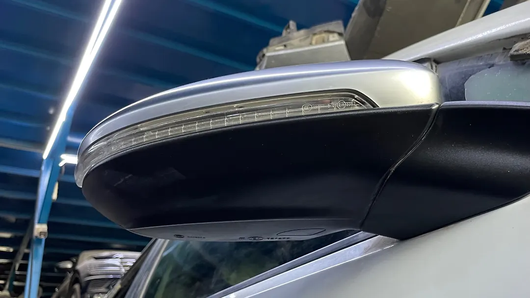 Side Mirror (RH) - 2016 Volkswagen Golf R