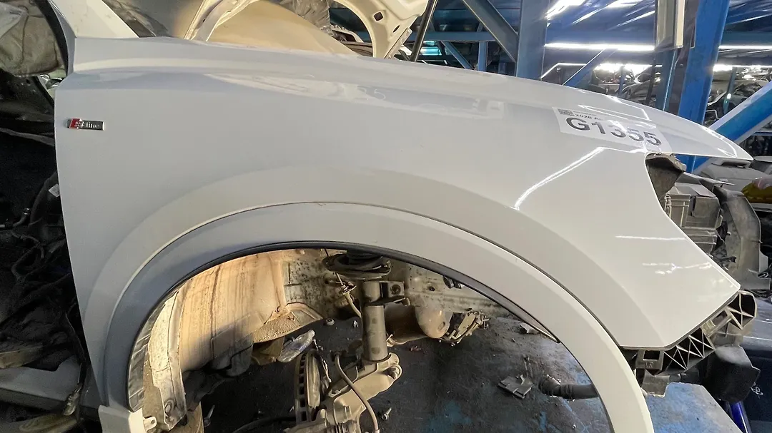 Fender (RHF) - 2020 Audi Q3