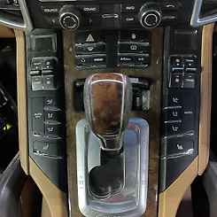 Transmission shift - 2013 Porsche Cayenne 