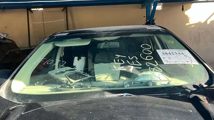 Windshield glass - 2016 Ford Edge