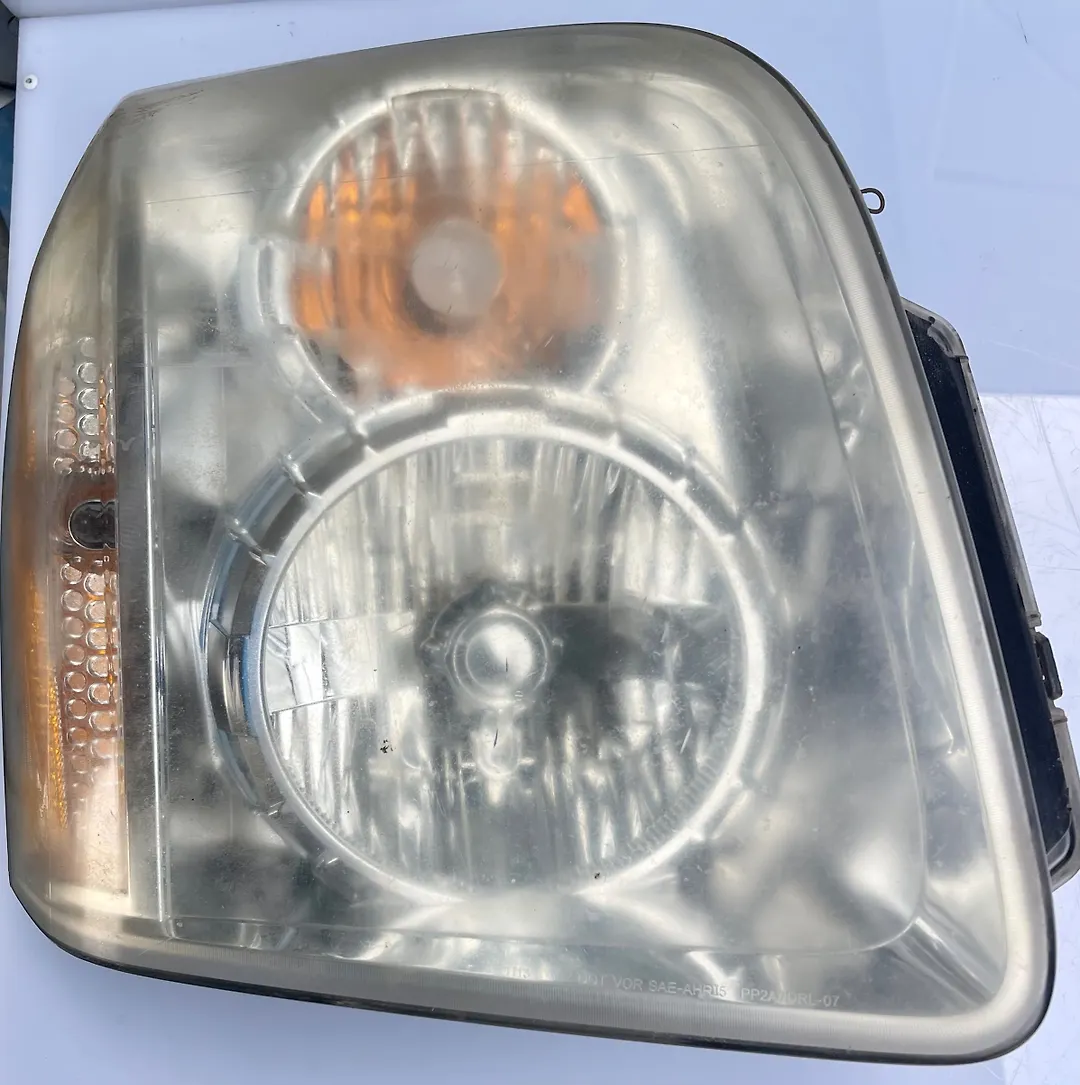 Headlight (RH) - 2007 GMC Yukon