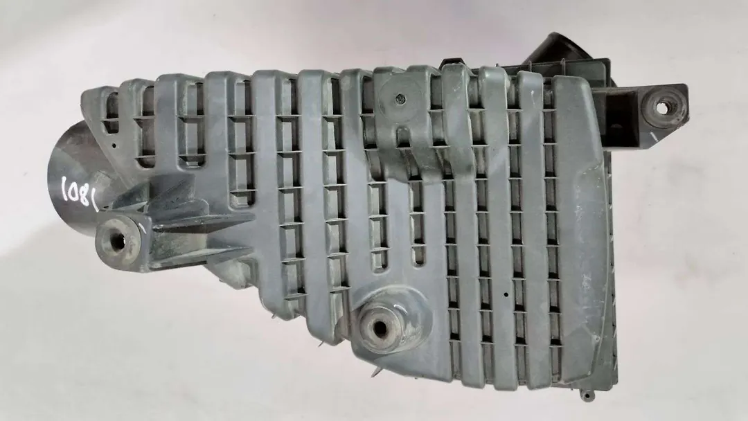 Air cleaner box - 2020 Chevrolet Traverse