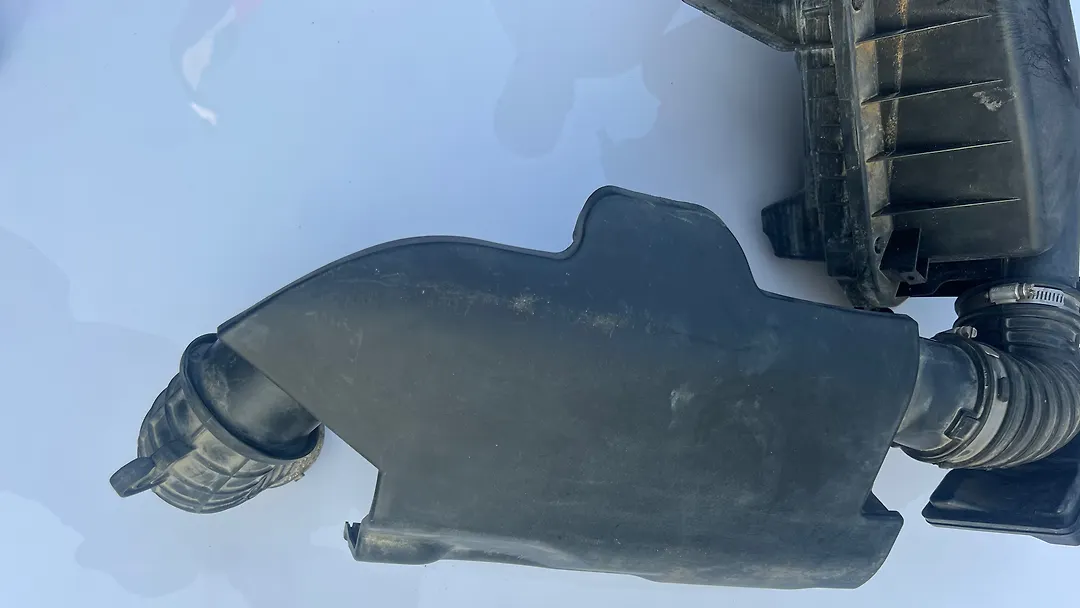 Air cleaner box - 2017 Chevrolet Impala