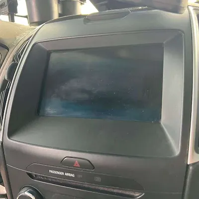 Info-gps-tv screen - 2015 Ford Edge