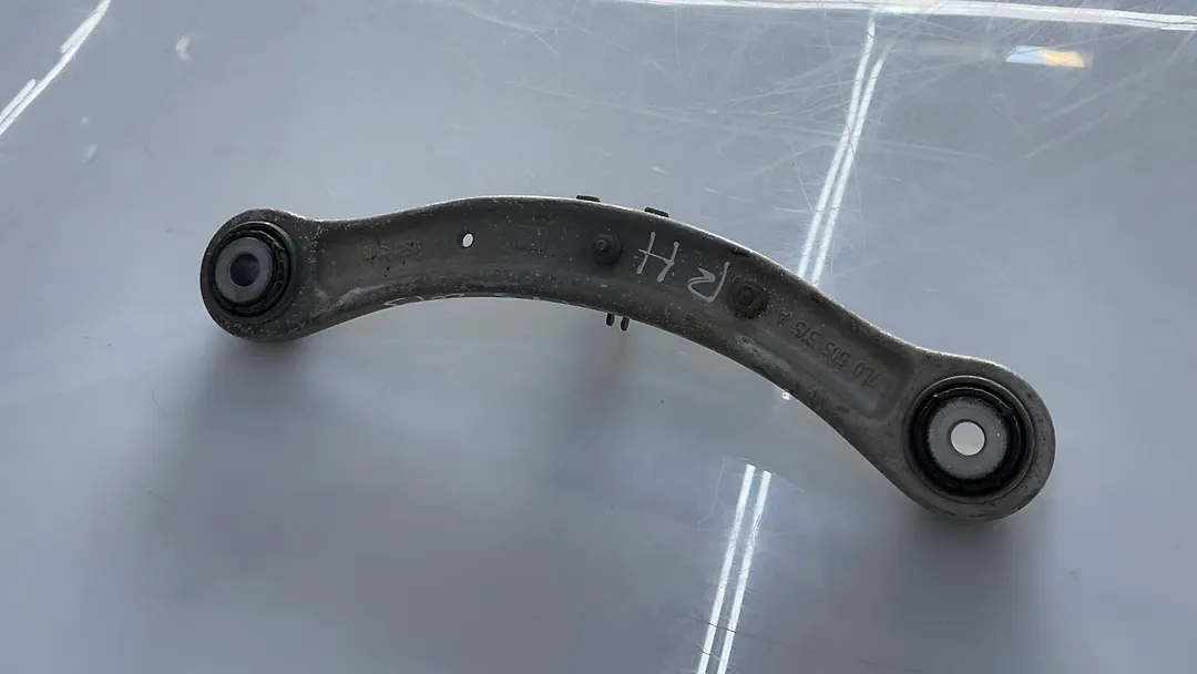 Lower arm (RH) - 2012 Porsche Cayenne