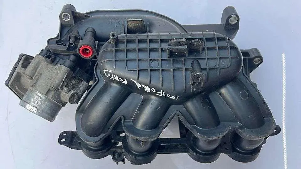 Intake manifold - 2014 Ford Fiesta