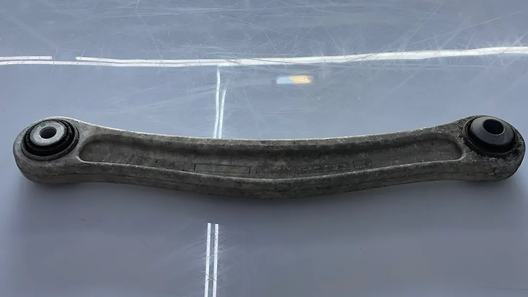 Lower arm (RH) - 2011 Porsche Cayenne