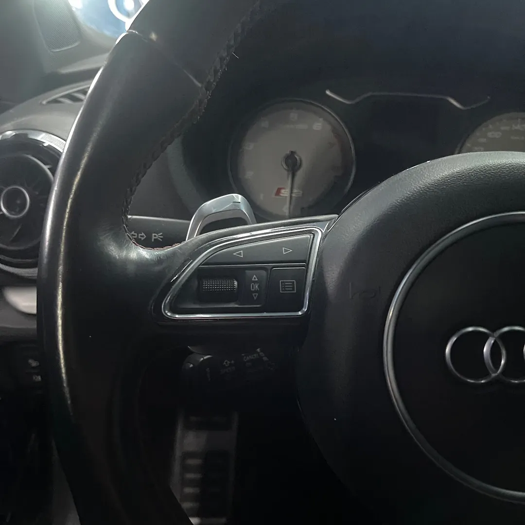 Steering wheel - 2016 Audi S3