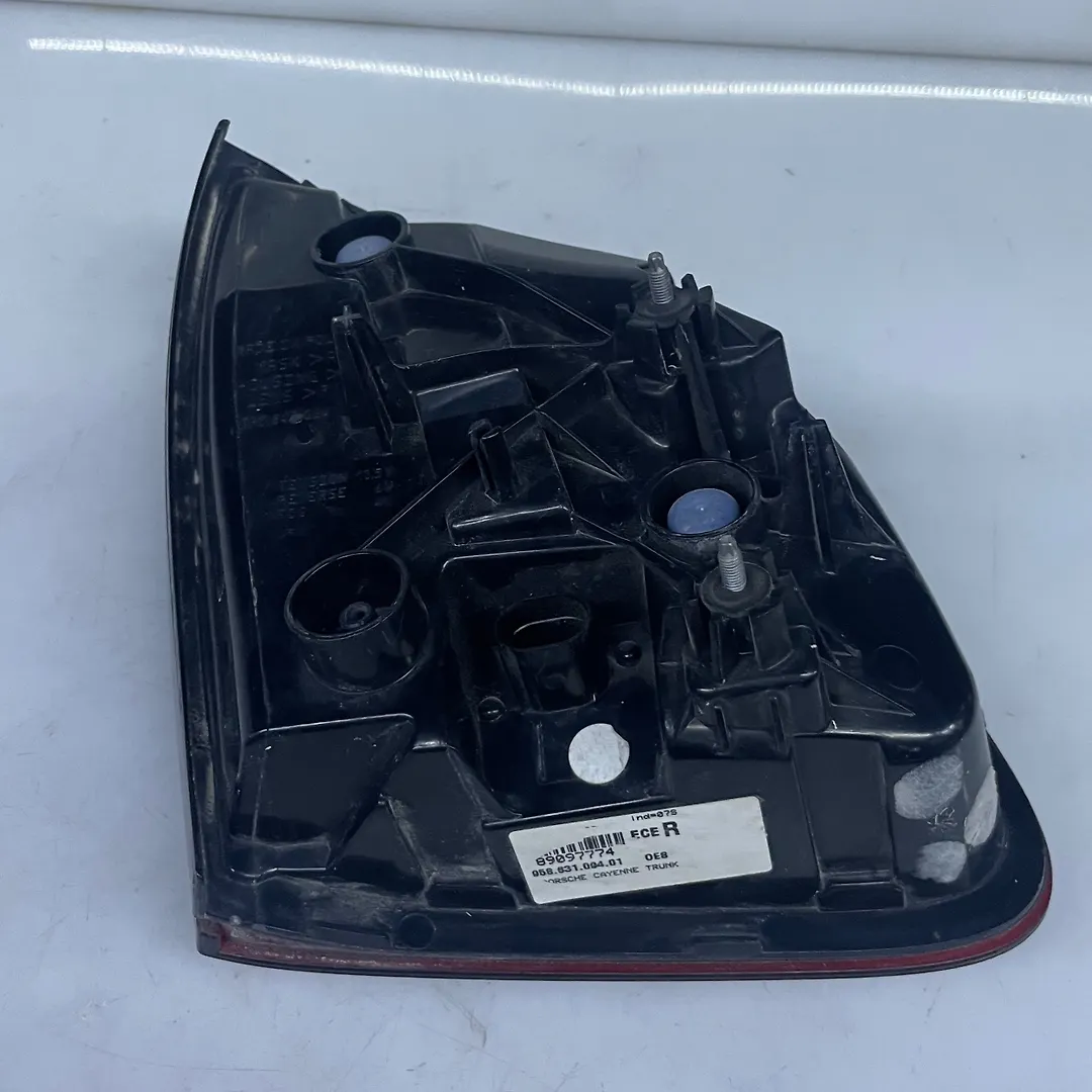 Trunk Light (RH) - 2011 Porsche GTS