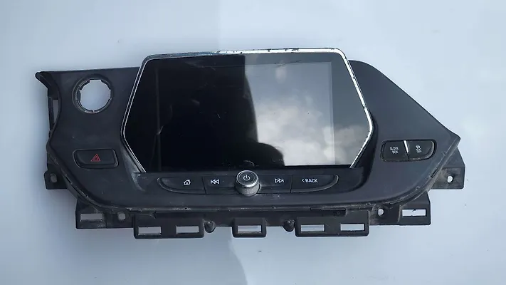 Info/GPS/TV Screen - 2019 Chevrolet Blazer Premier