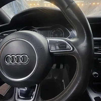 Steering wheel - 2015 Audi A4 Quattro