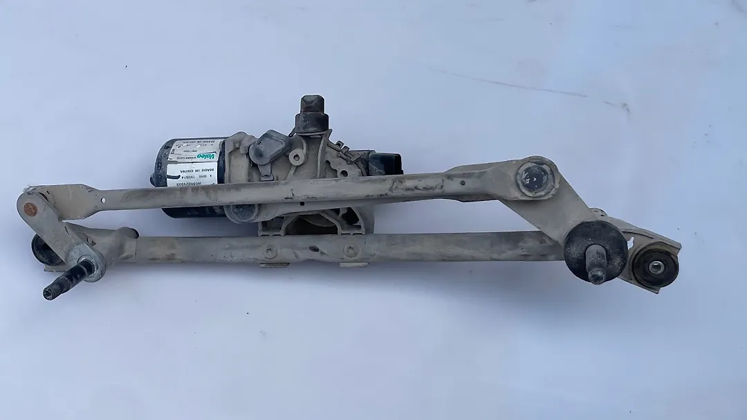 Windshield wiper motor - 2014 Chevrolet Sonic